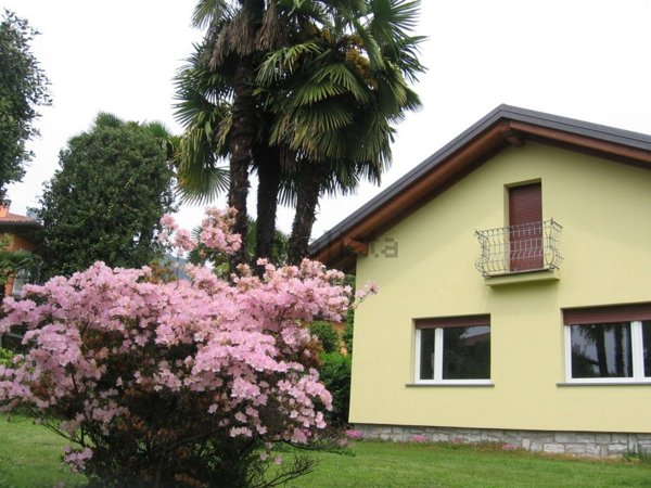 casa indipendente in affitto a Lesa