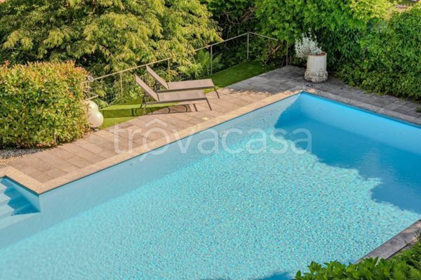 casa indipendente in affitto a Meina in zona Ghevio