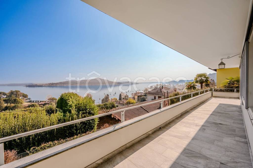 casa indipendente in affitto a Meina