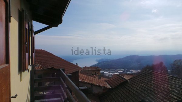 appartamento in affitto a Nebbiuno in zona Fosseno