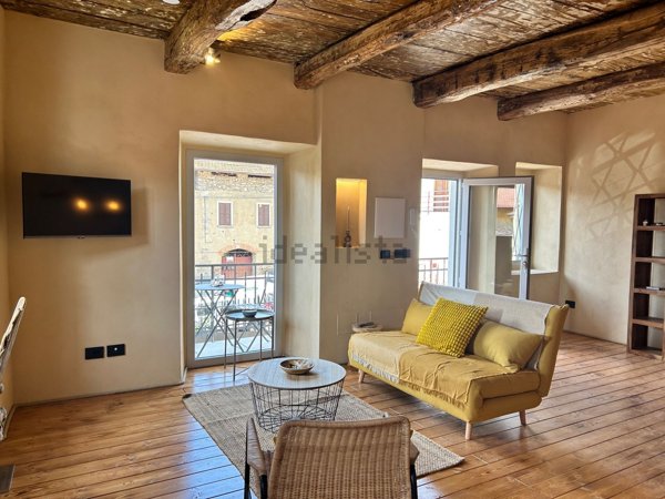 appartamento in affitto a Nebbiuno in zona Tapigliano