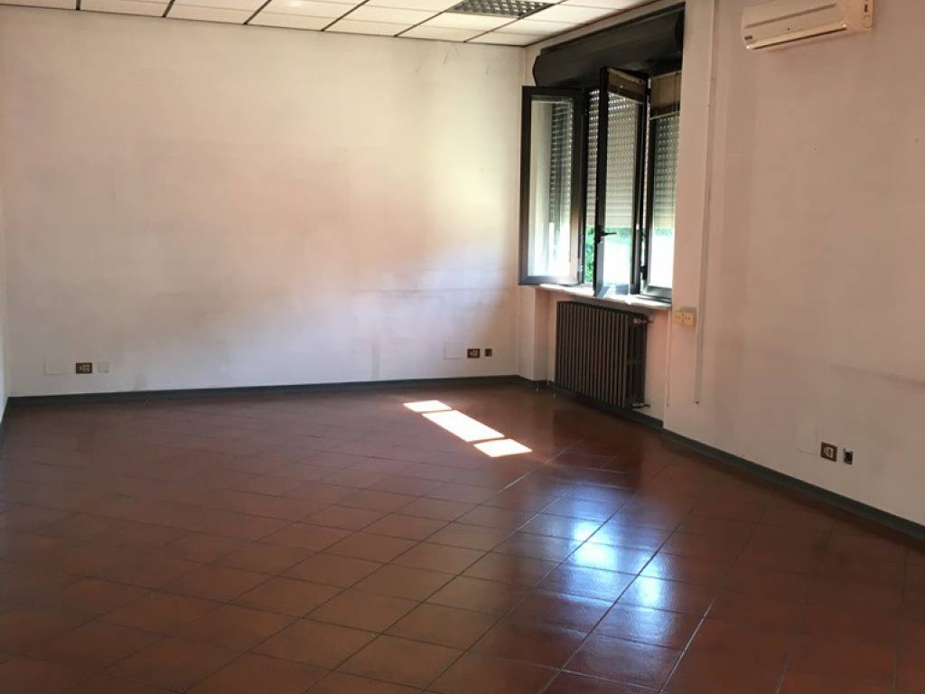 ufficio in affitto a Novara in zona zona Sant'Agabio