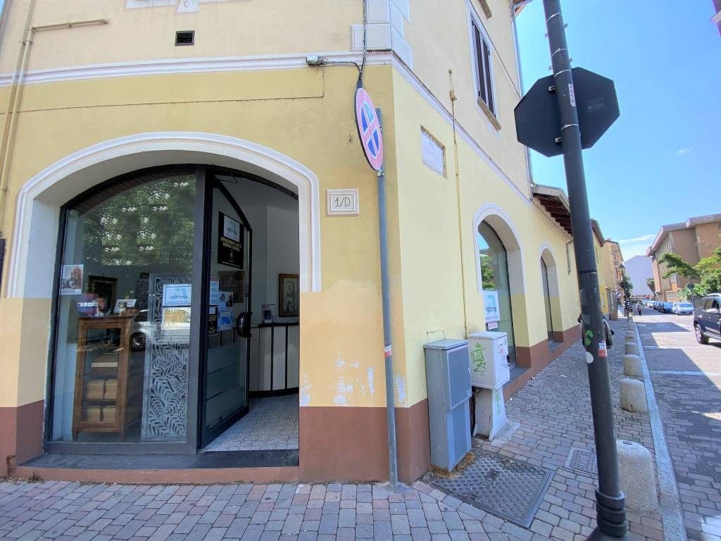 negozio in affitto a Novara in zona zona Sacro Cuore
