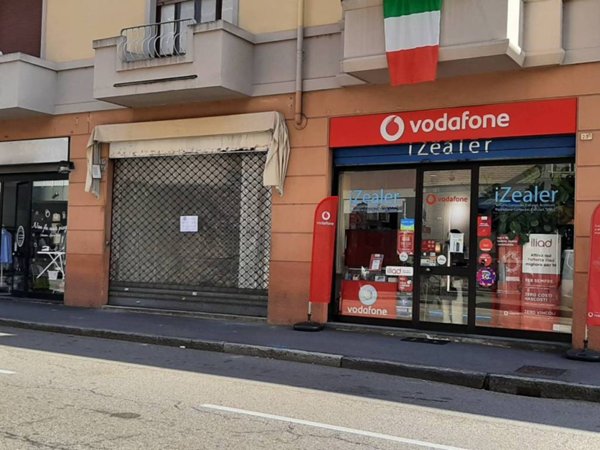 negozio in affitto a Novara in zona zona Porta Mortara