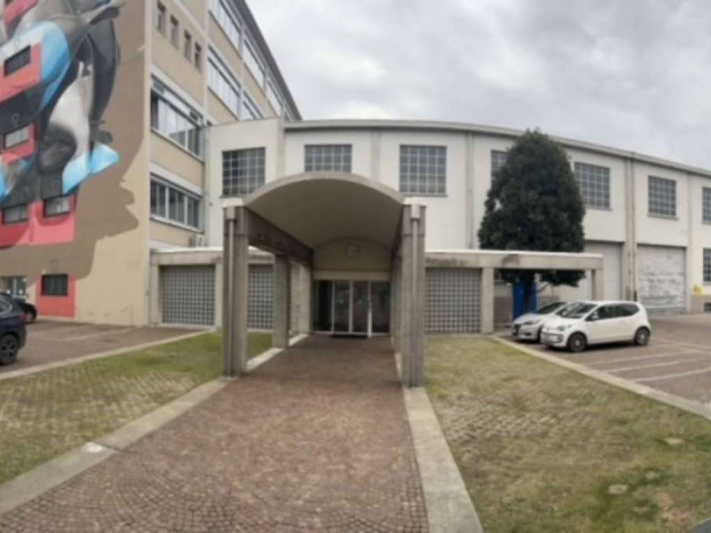 ufficio in affitto a Novara in zona Pernate