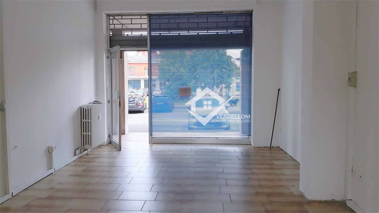 negozio in affitto a Novara in zona zona Agogna - San Paolo