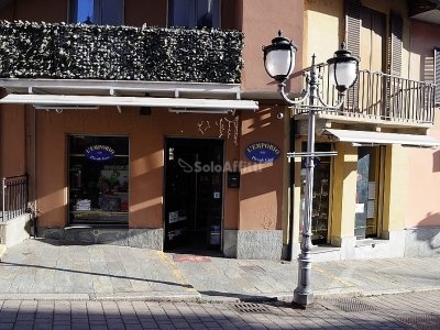 negozio in affitto a Novara in zona Centro Città