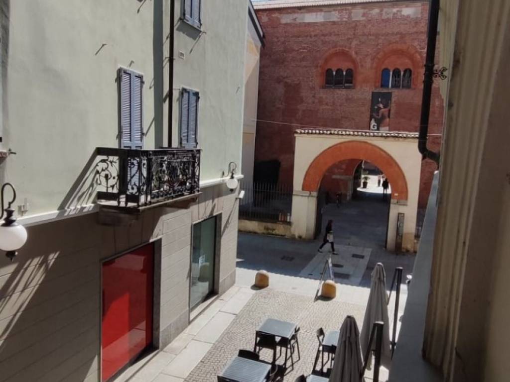 appartamento in affitto a Novara in zona Centro Città