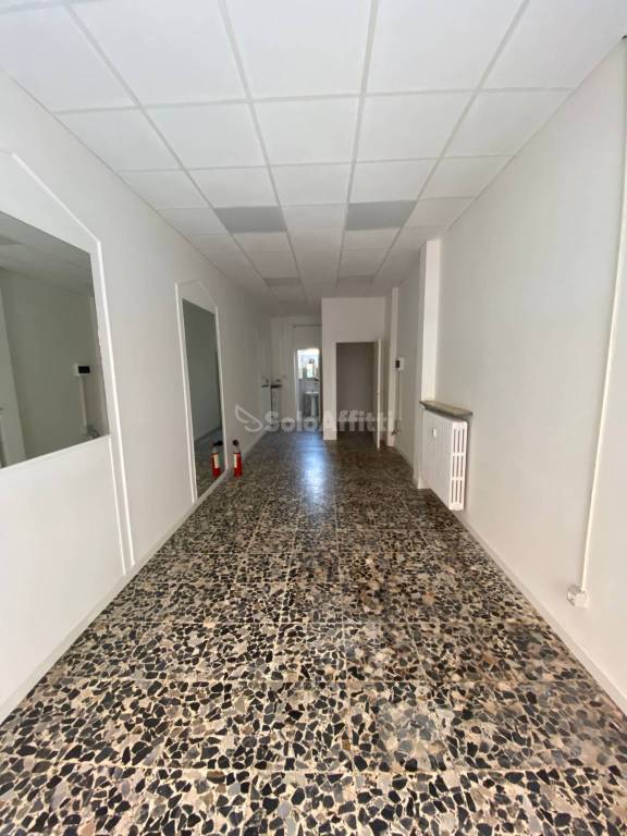 negozio in affitto a Novara in zona zona San Martino
