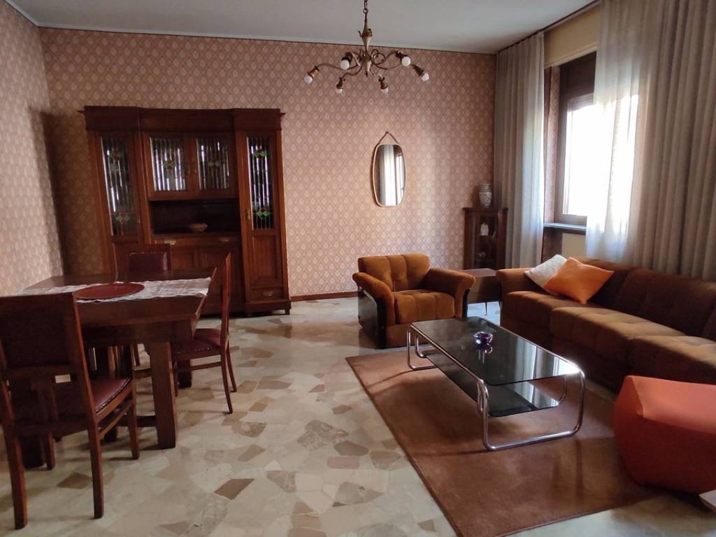 appartamento in affitto a Novara in zona zona San Martino