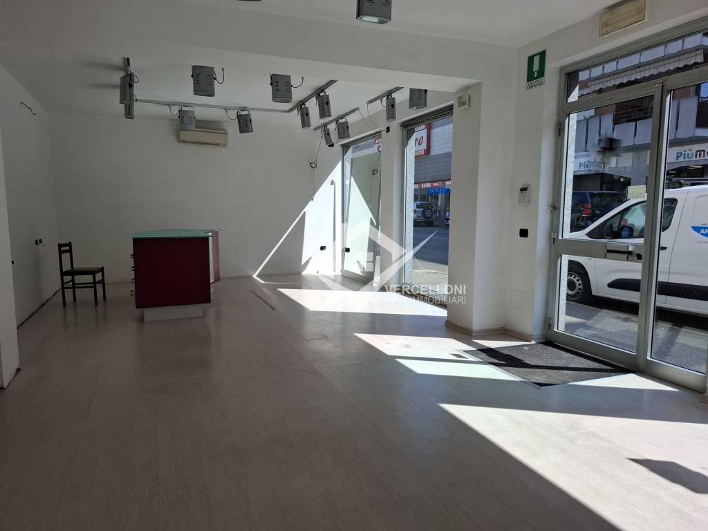negozio in affitto a Novara in zona zona San Martino