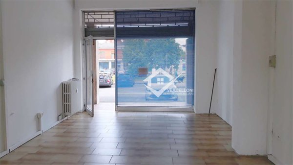 negozio in affitto a Novara in zona zona Agogna - San Paolo