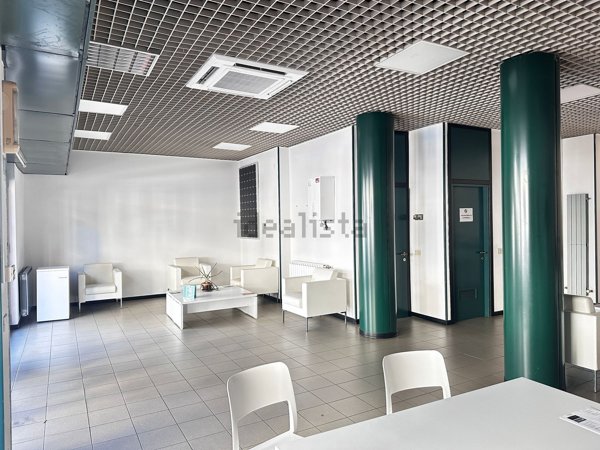 negozio in affitto a Novara in zona zona Agogna - San Paolo