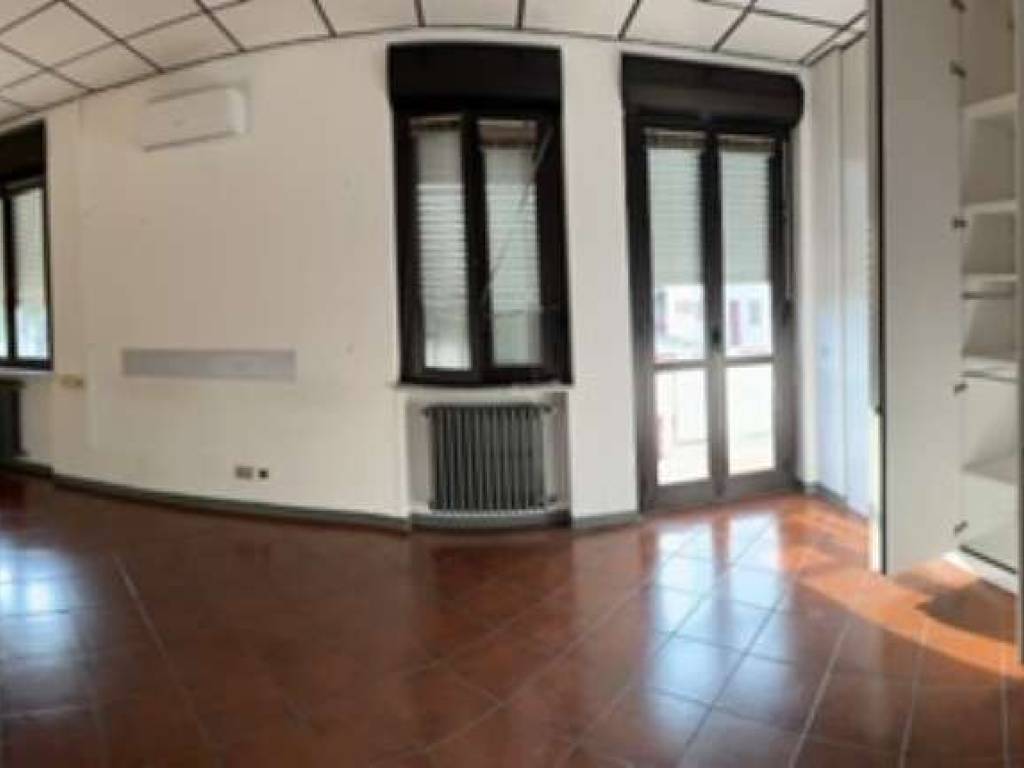 ufficio in affitto a Novara in zona zona Sant'Agabio