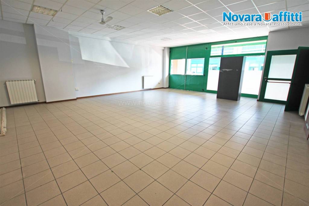 negozio in affitto a Novara in zona zona Cittadella - Villaggio Dalmazia