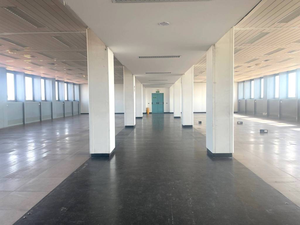 negozio in affitto a Novara in zona zona Sant'Andrea - San Rocco