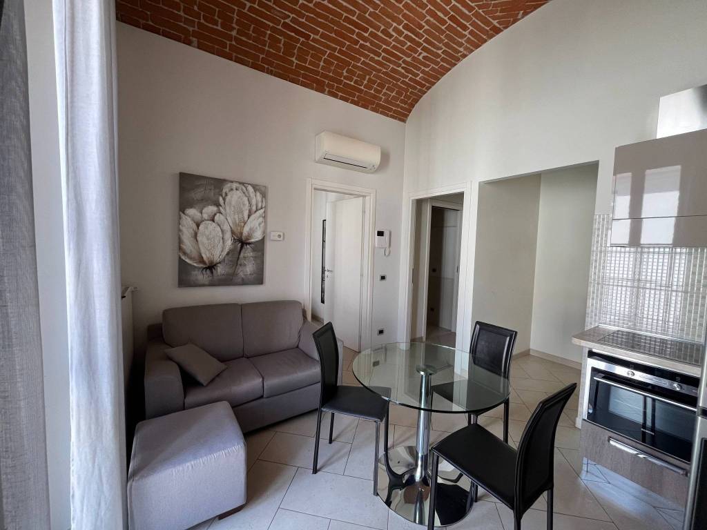 appartamento in affitto a Novara in zona Centro Città
