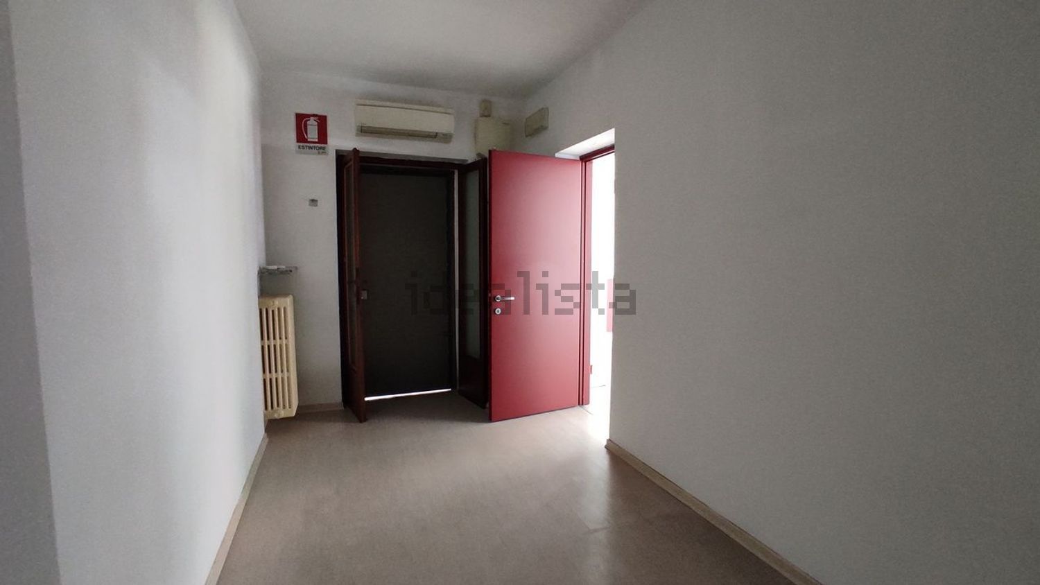 negozio in affitto a Novara in zona Centro Città