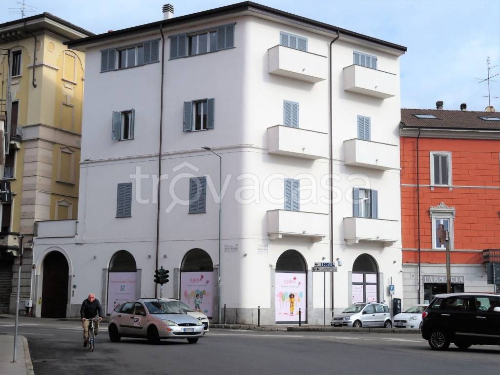 appartamento in affitto a Novara in zona Centro Città