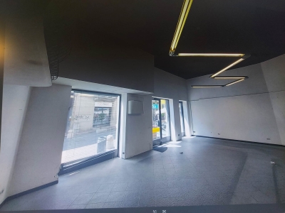 negozio in affitto a Novara in zona Centro Città