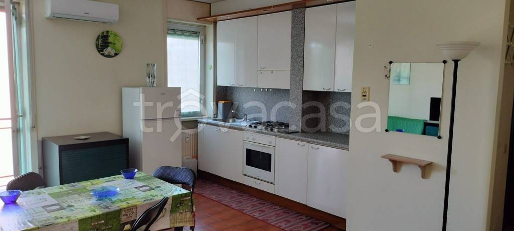 appartamento in affitto a Novara in zona Olengo