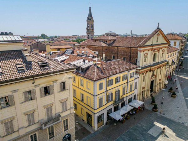 appartamento in affitto a Novara in zona Centro Città