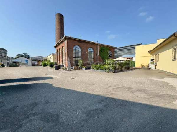 locale commerciale in affitto a Novara in zona zona Sant'Andrea - San Rocco