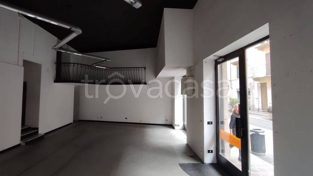 negozio in affitto a Novara in zona Centro Città