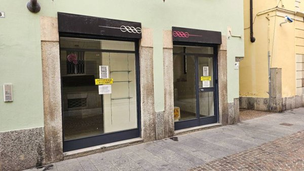 negozio in affitto a Novara in zona Centro Città