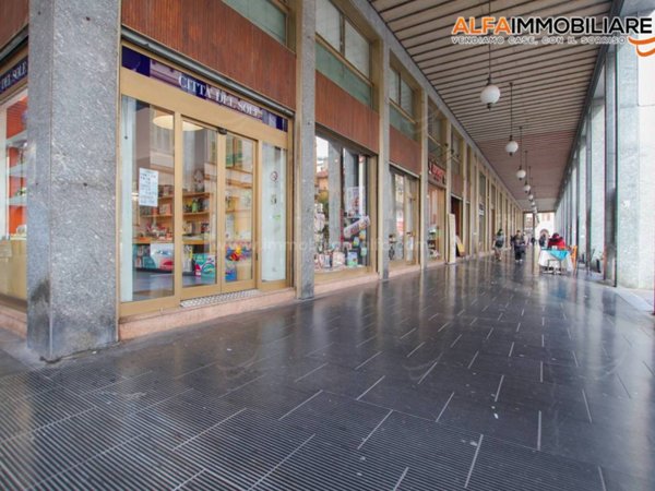 negozio in affitto a Novara in zona Centro Città