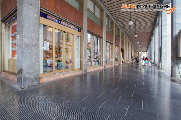 negozio in affitto a Novara in zona Centro Città