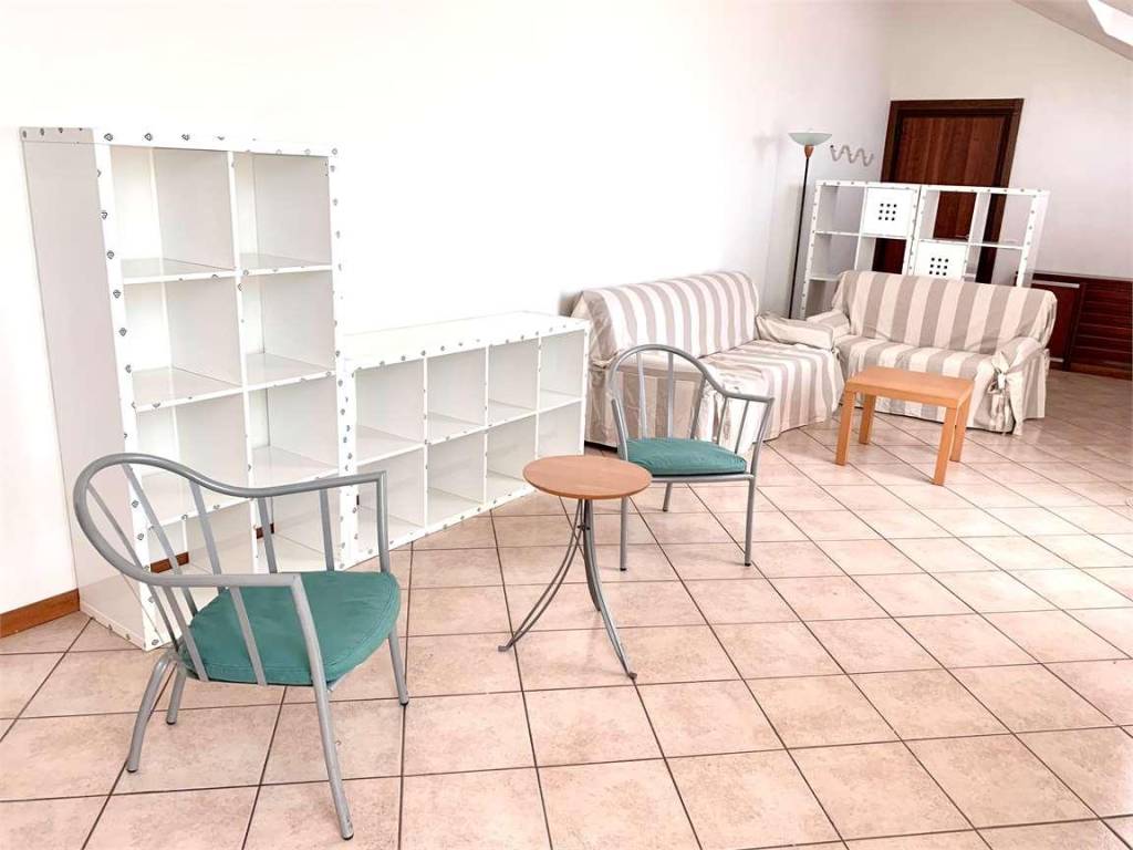 appartamento in affitto a Novara in zona Centro Città