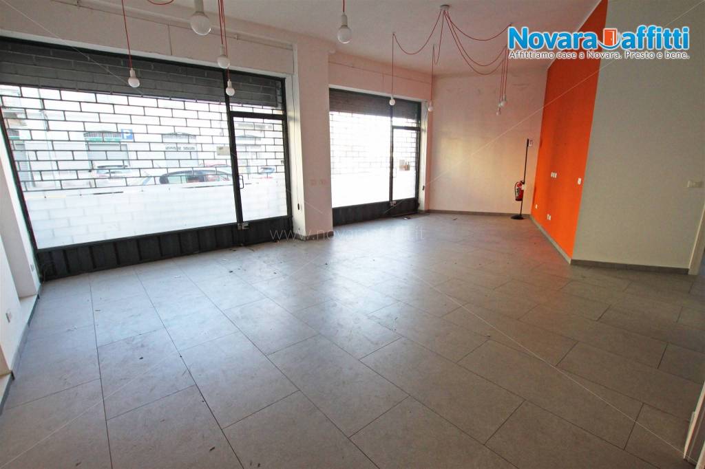 negozio in affitto a Novara in zona zona Porta Mortara