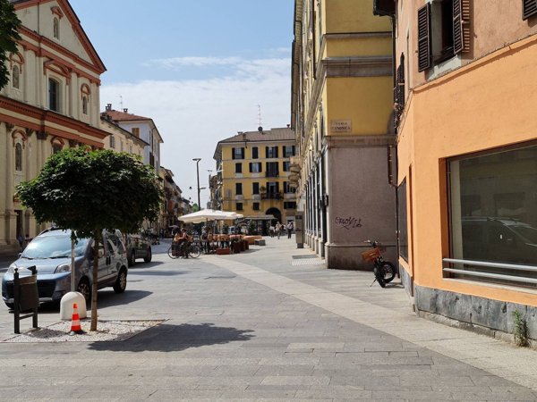 locale commerciale in affitto a Novara in zona Centro Città