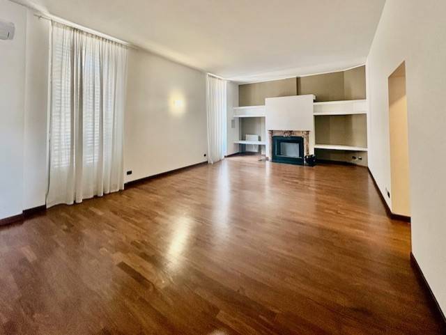 appartamento in affitto a Novara in zona Centro Città