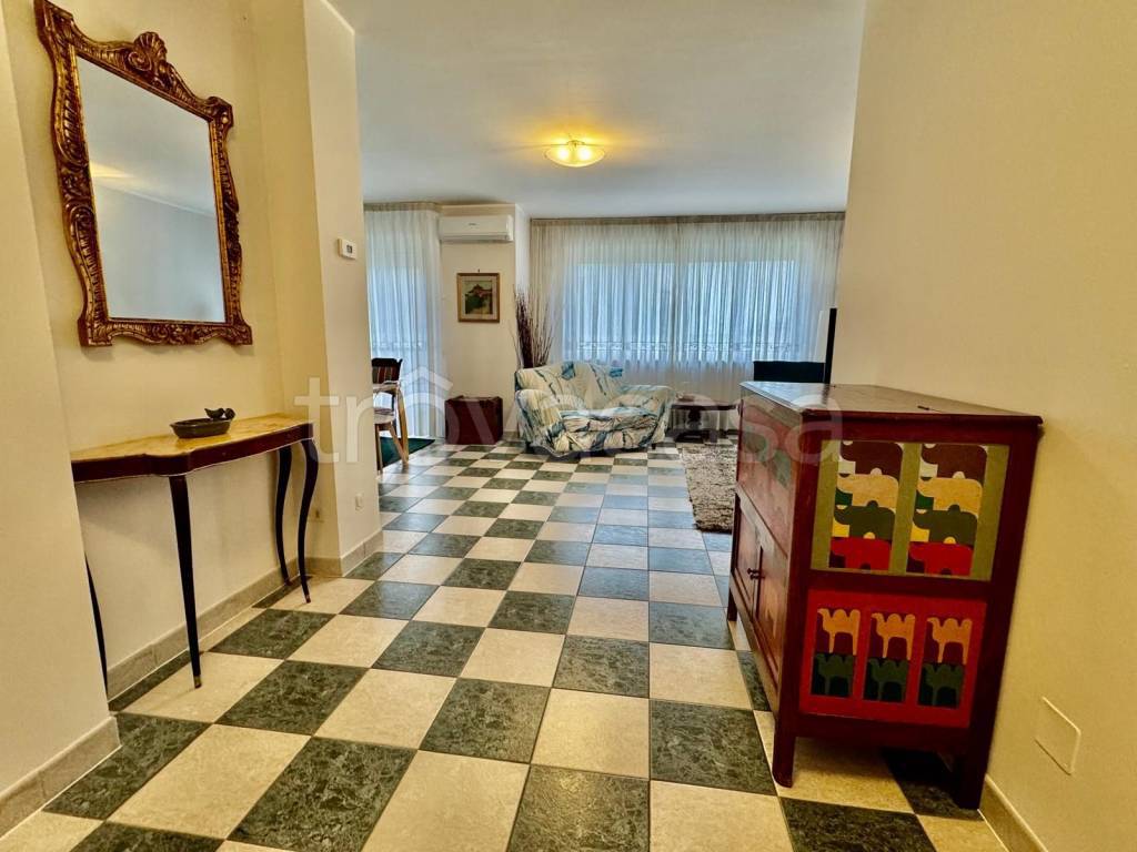 appartamento in affitto a Novara in zona zona Cittadella - Villaggio Dalmazia