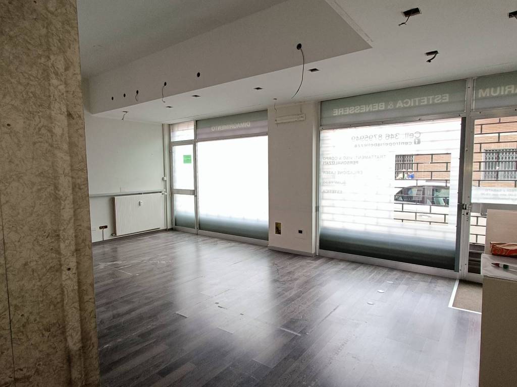 negozio in affitto a Novara in zona zona Sant'Andrea - San Rocco