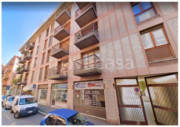 negozio in affitto a Novara in zona Centro Città