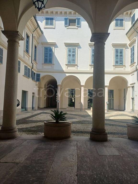 appartamento in affitto a Novara in zona Centro Città