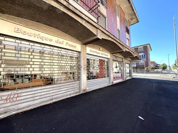 negozio in affitto a Novara