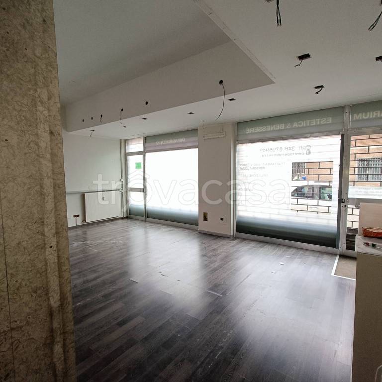 negozio in affitto a Novara in zona zona Sant'Andrea - San Rocco