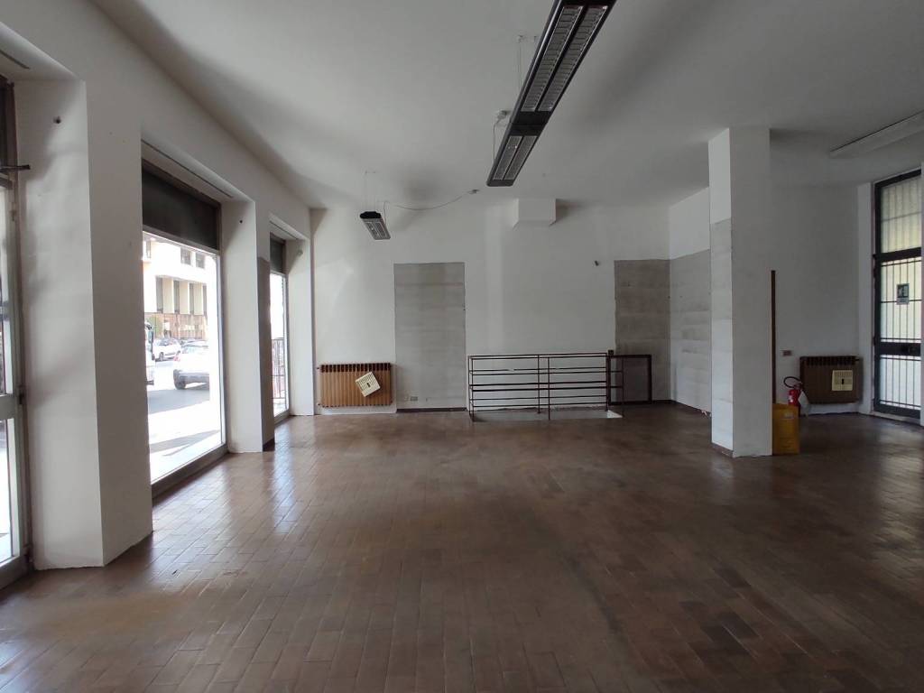 negozio in affitto a Novara in zona zona San Martino