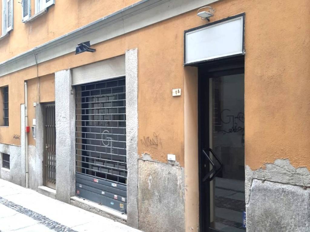 negozio in affitto a Novara in zona Centro Città