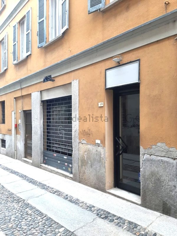 negozio in affitto a Novara in zona Centro Città