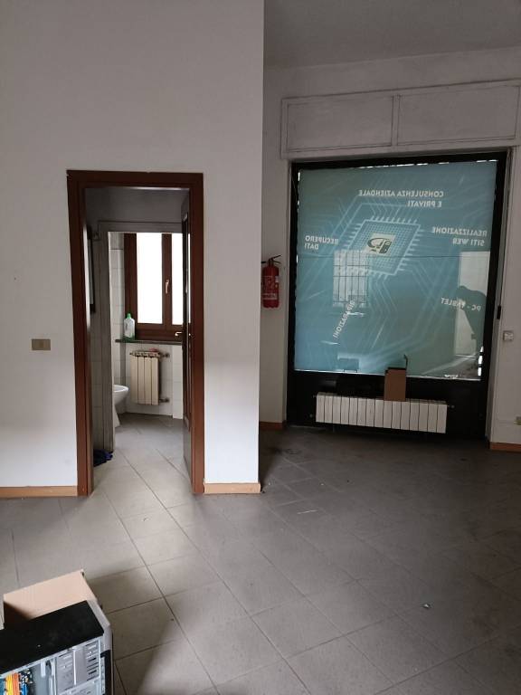 negozio in affitto a Novara in zona zona San Martino