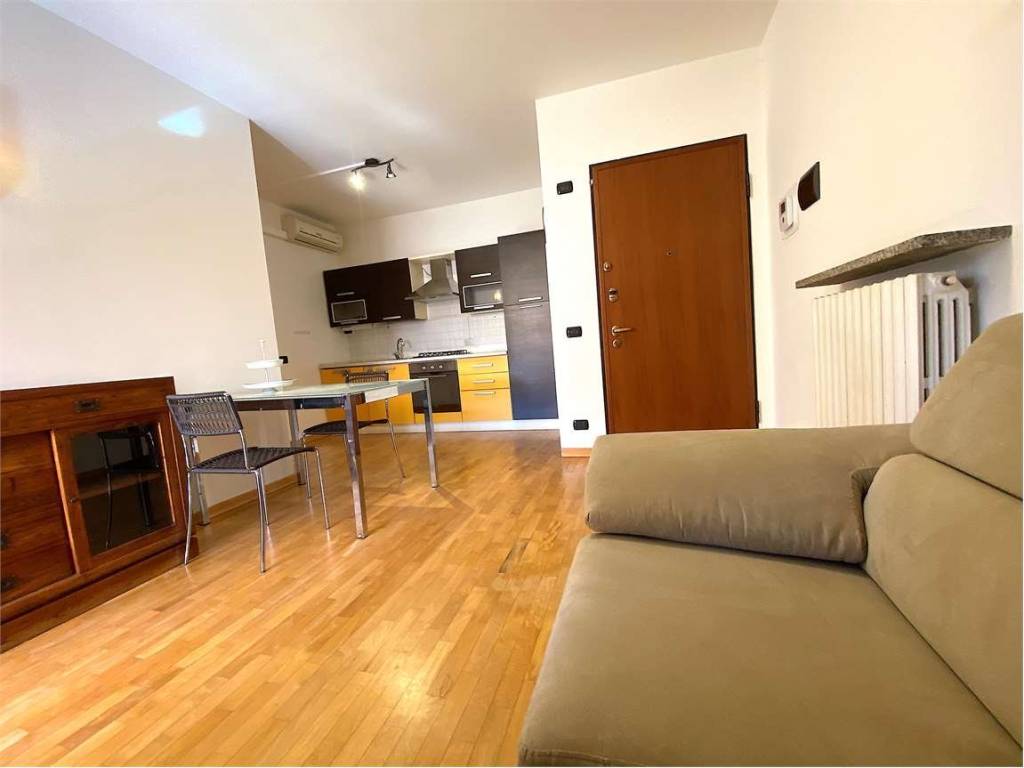 appartamento in affitto a Novara in zona Centro Città