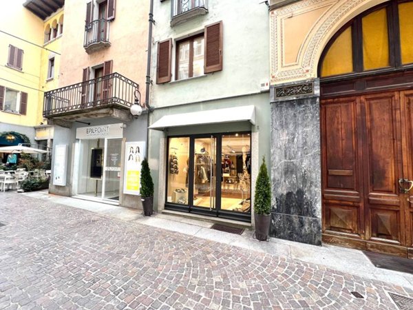 negozio in affitto a Novara in zona Centro Città