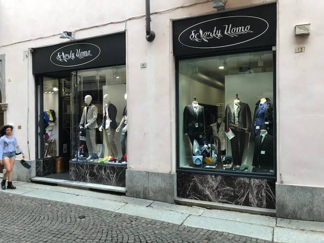 negozio in affitto a Novara in zona Centro Città