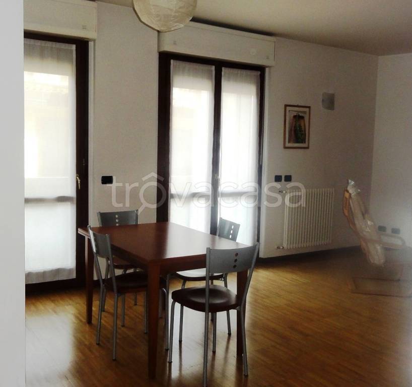 appartamento in affitto a Novara in zona Centro Città