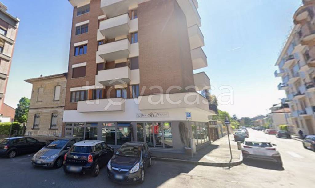 negozio in affitto a Novara in zona zona Sacro Cuore